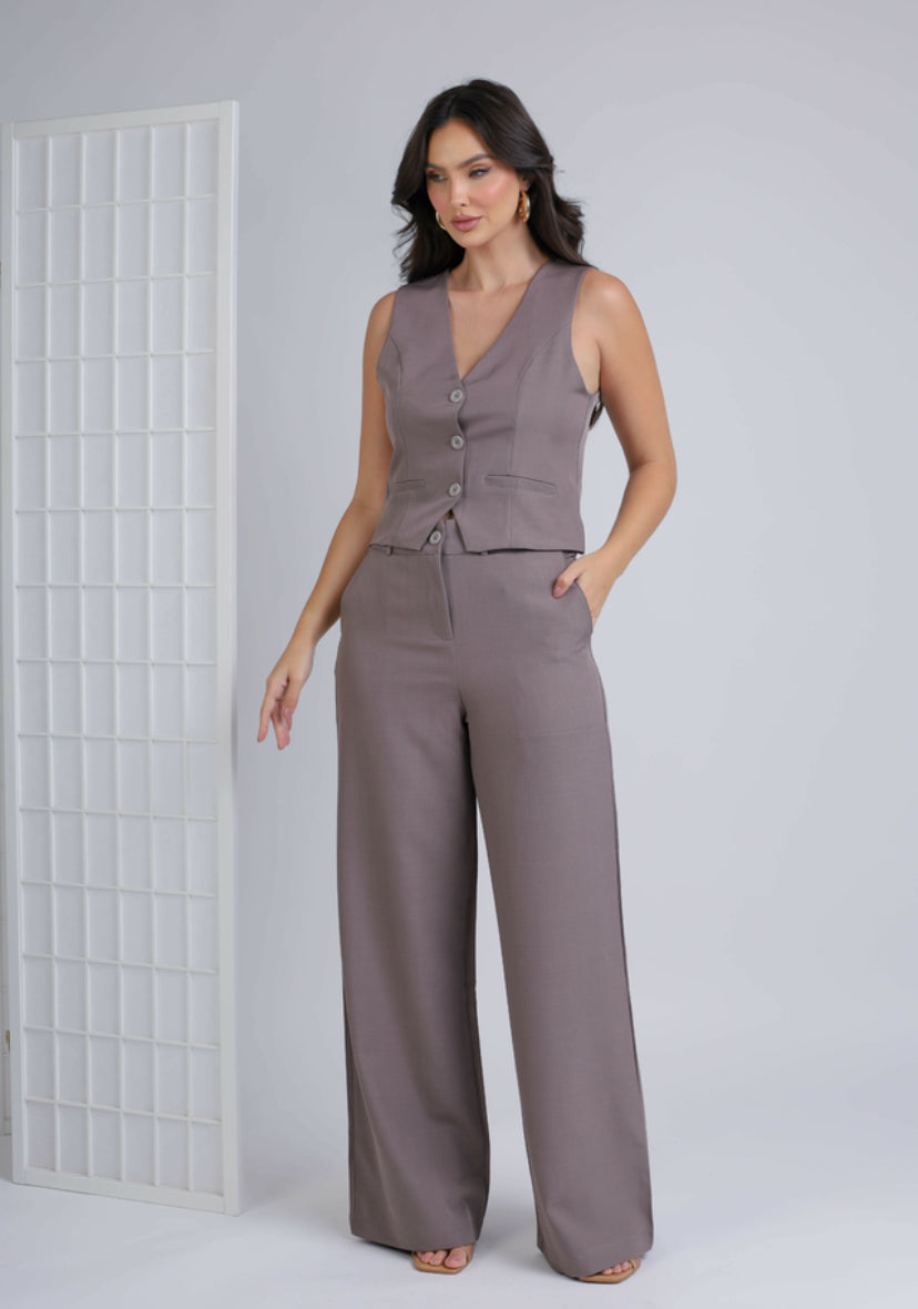 Conjunto de Chaleco y Pantalones a Medida para Mujer - Moda Elegante