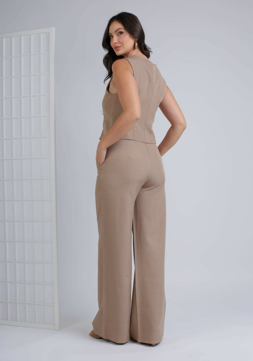 Conjunto de Chaleco y Pantalones a Medida para Mujer - Moda Elegante